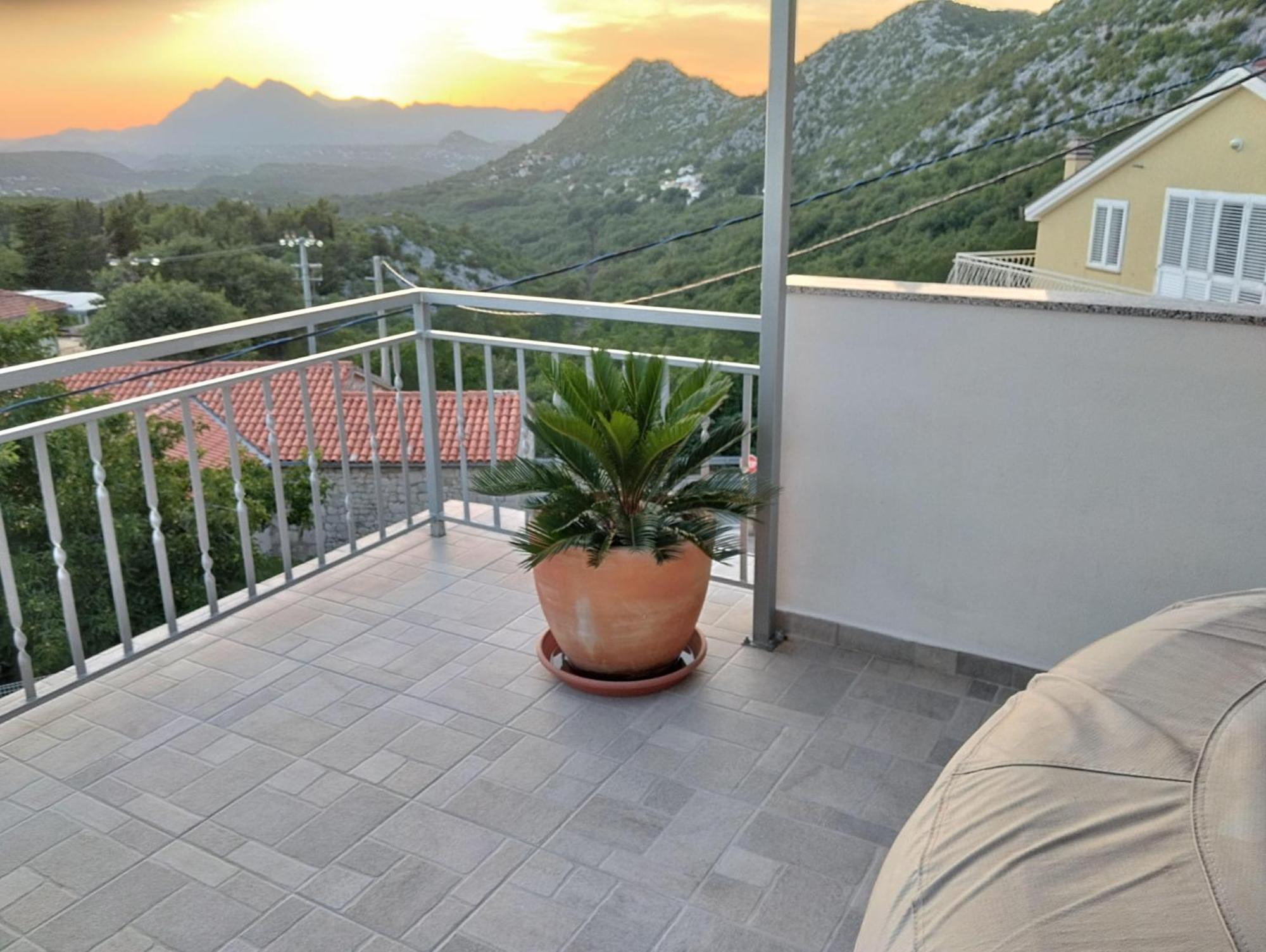 Holiday Home Horizonte With Jacuzzi Gornja Brela 外观 照片